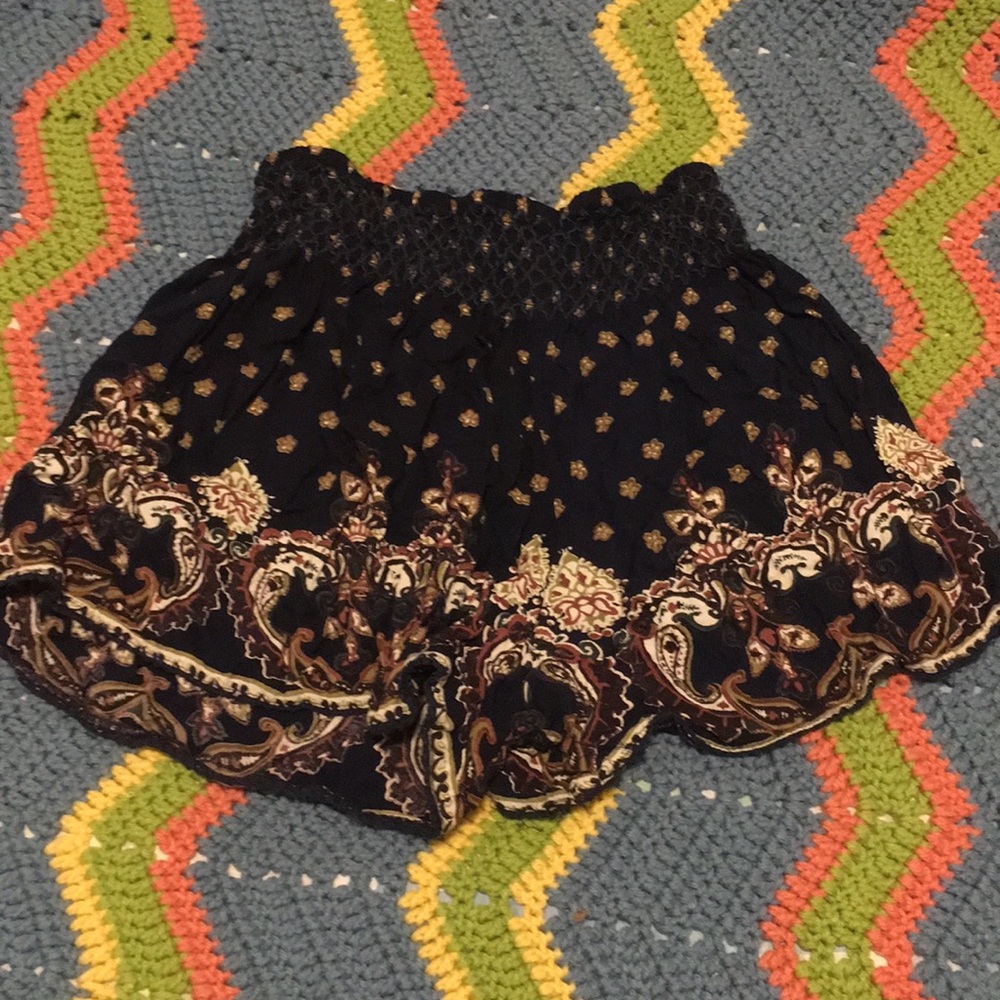 Boho elastic waist shorts